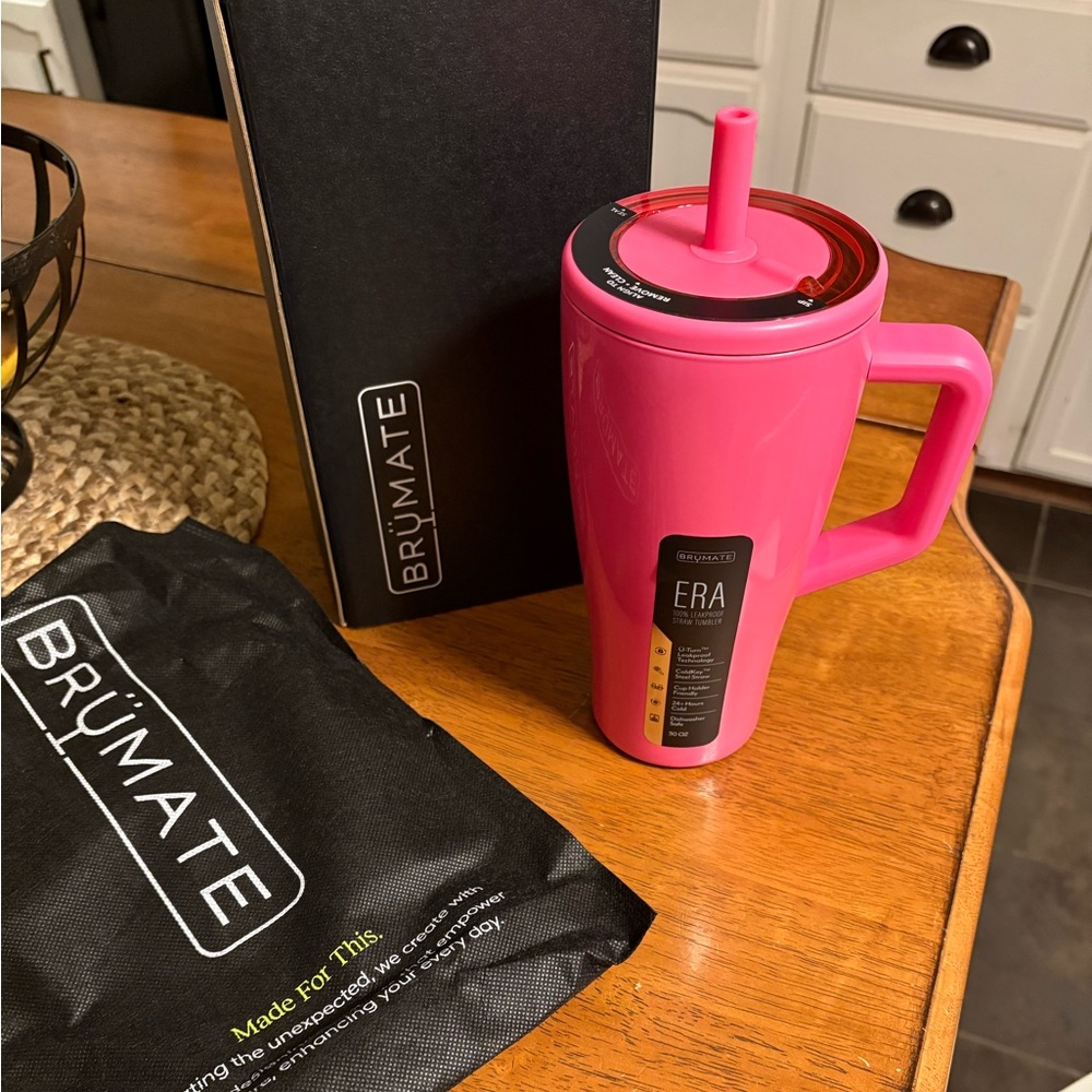 NWT Brumate Era 30 ounce Hot Pink